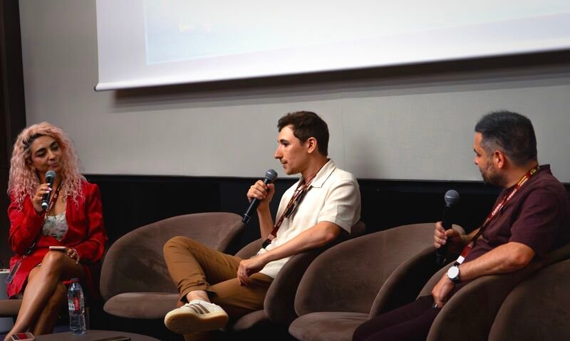 Thomas Aladjem : Un jeune acteur français au talent authentique Thomas Aladjem